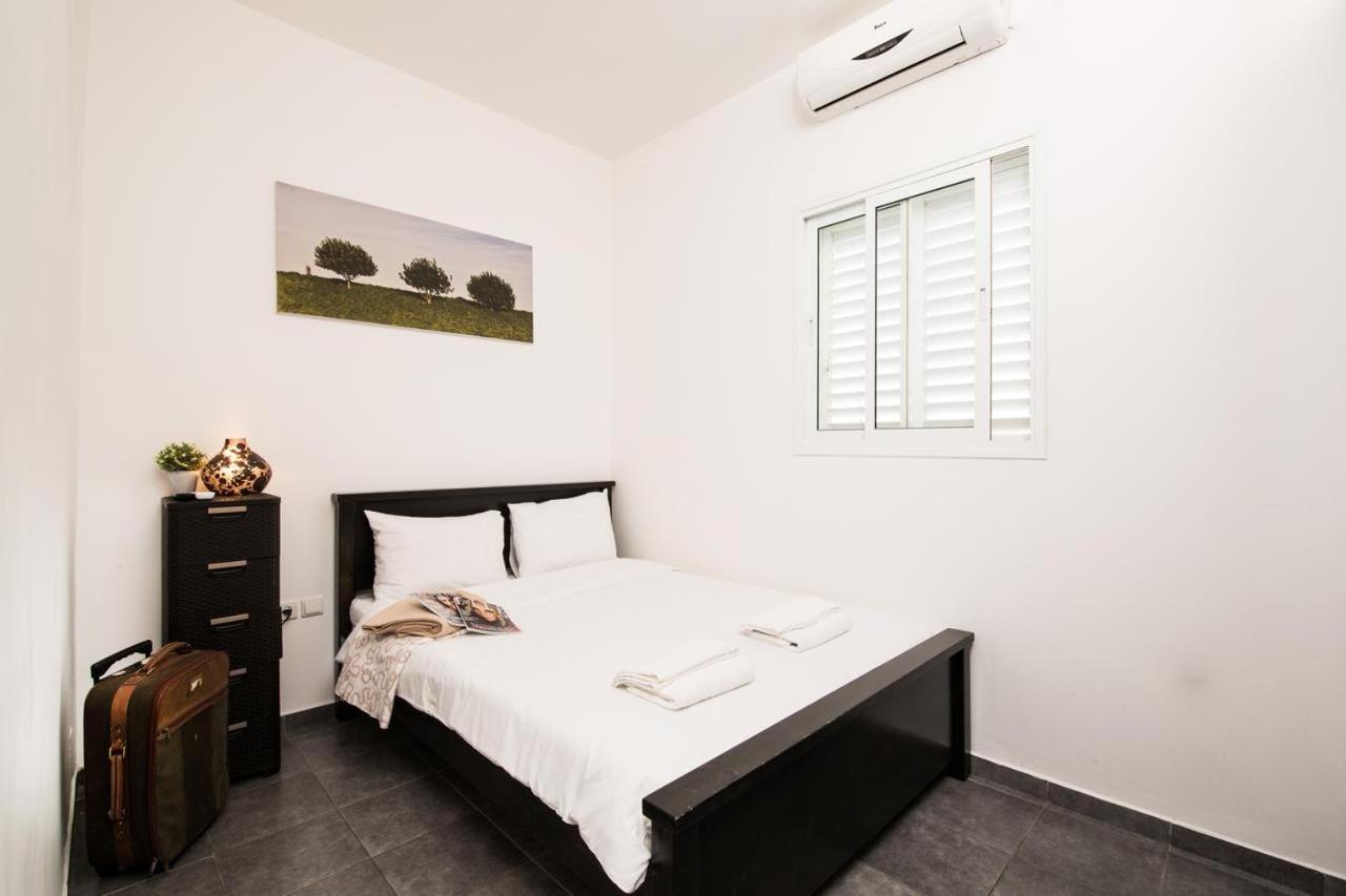 Miraks Harav Kuk Apartment Tel Aviv Luaran gambar